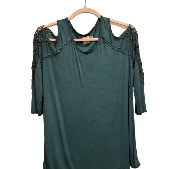 Love fire Crochet Cold Shoulder Acid washed Plus size top - Picture 7 of 7